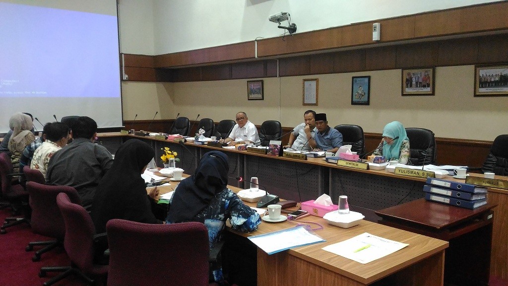 RAPAT KERJA KOMISI A DENGAN BAKESBANGPOL PROVINSI RIAU